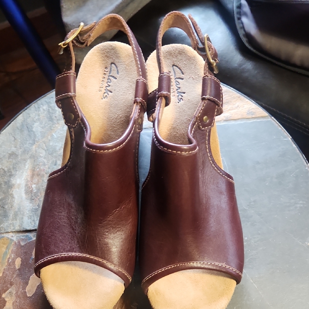 Clarks Brown Leather Sandals with Classic Design
